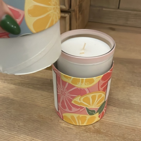 Citrus Peach Sangria Candle New 12 oz - Picture 7 of 7